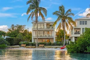 6941 BAYSIDE DRIVE, LONGBOAT KEY, FL 34228 Sold 06/13/24