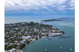 6941 BAYSIDE DRIVE, LONGBOAT KEY, FL 34228 Sold 06/13/24