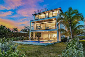 6941 BAYSIDE DRIVE, LONGBOAT KEY, FL 34228 Sold 06/13/24