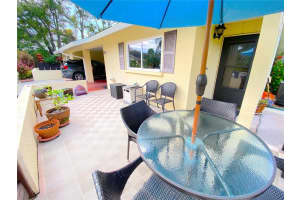 390 301 BOULEVARD, BRADENTON, FL 34205 Sold 07/30/24