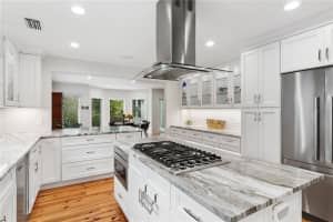 1632 FLOYD STREET, SARASOTA, FL 34239 Sold 10/16/24