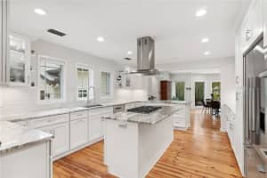 1632 FLOYD STREET, SARASOTA, FL 34239 Sold 10/16/24