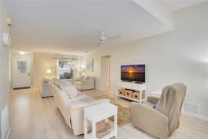 3928 OAKHURST BOULEVARD, SARASOTA, FL 34233 Sold 04/02/24