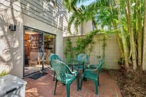 1623 TREEHOUSE CIRCLE, SARASOTA, FL 34231 Sold 03/26/24