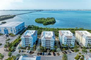 392 ARUBA CIRCLE, BRADENTON, FL 34209 Sold 04/11/24