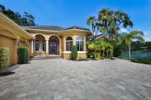 2578 DICK WILSON DRIVE, SARASOTA, FL 34240 Sold 02/20/24