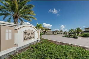 5158 BAY ISLE CIRCLE, CLEARWATER, FL 33760 Sold 02/15/24