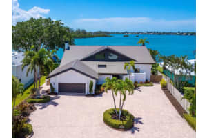 832 FREELING DRIVE, SARASOTA, FL 34242 Sold 03/15/24