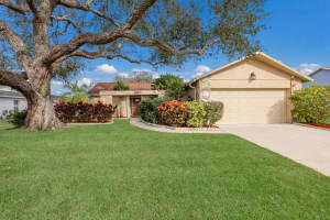3817 EASTON STREET, SARASOTA, FL 34238 Sold 02/21/24