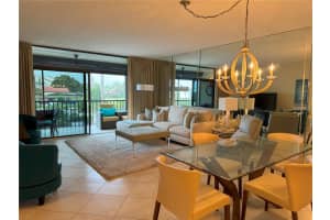 1945 GULF OF MEXICO DRIVE, LONGBOAT KEY, FL 34228 Sold 03/07/24