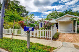 1824 HYDE PARK STREET, SARASOTA, FL 34239 Sold 04/05/24