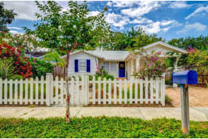 1824 HYDE PARK STREET, SARASOTA, FL 34239 Sold 04/05/24