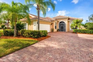 5838 BENEVENTO DRIVE, SARASOTA, FL 34238 Sold 04/04/24