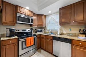 5477 RIVERBLUFF CIRCLE, SARASOTA, FL 34231 Sold 02/28/24