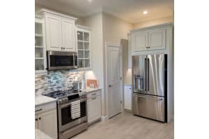 5561 CANNES CIRCLE, SARASOTA, FL 34231 Sold 05/30/24