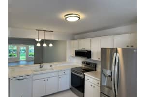 212 SHERWOOD DRIVE, BRADENTON, FL 34210 Sold 07/03/24