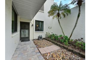 114 PINEHURST DRIVE, BRADENTON, FL 34210 Sold 05/14/24
