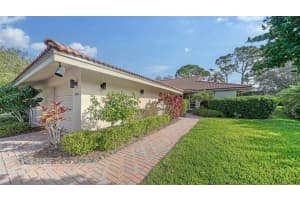 4943 KESTRAL PARK WAY, SARASOTA, FL 34231 Sold 02/15/24