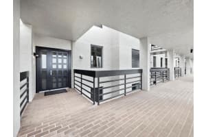 1055 GULF OF MEXICO DRIVE, LONGBOAT KEY, FL 34228 Sold 03/29/24