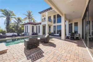 825 TROPICAL CIRCLE, SARASOTA, FL 34242 Sold 02/23/24