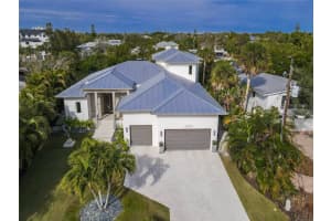 250 ISLAND CIRCLE, SARASOTA, FL 34242 Sold 03/18/24