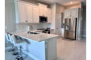 5569 CANNES CIRCLE, SARASOTA, FL 34231 - MLS#MFRA4595715