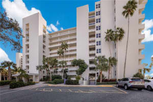 230 SANDS POINT ROAD, LONGBOAT KEY, FL 34228 Sold 03/06/24