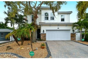 1966 HYDE PARK STREET, SARASOTA, FL 34239 Sold 07/18/24
