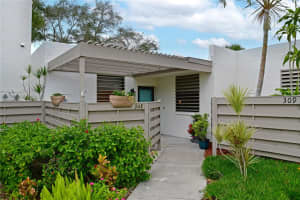 308 TIMBERLAKE DRIVE, BRADENTON, FL 34210 Sold 03/20/24