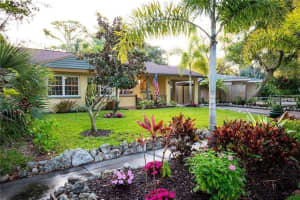 3016 BAY SHORE CIRCLE, SARASOTA, FL 34234 Sold 04/26/24