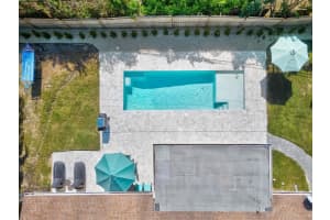 2572 JEFFERSON CIRCLE, SARASOTA, FL 34239 - MLS#MFRA4596618