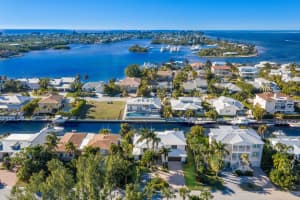 613 IVANHOE LANE, HOLMES BEACH, FL 34217 Sold 01/30/25