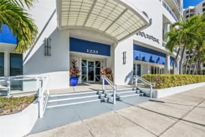 1233 GULFSTREAM AVENUE, SARASOTA, FL 34236 Sold 03/07/24