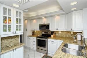 2045 GULF OF MEXICO DRIVE, LONGBOAT KEY, FL 34228 Sold 04/25/24