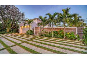 238 ISLAND CIRCLE, SARASOTA, FL 34242 Sold 06/07/24