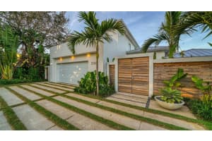 238 ISLAND CIRCLE, SARASOTA, FL 34242 Sold 06/07/24