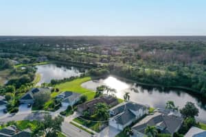 7824 ASHLEY CIRCLE, UNIVERSITY PARK, FL 34201 Sold 05/22/24