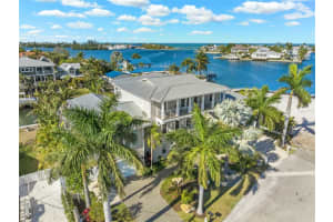 528 72ND STREET, HOLMES BEACH, FL 34217 Sold 12/19/24