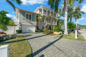 528 72ND STREET, HOLMES BEACH, FL 34217 Sold 12/19/24
