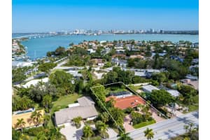329 BIRD KEY DRIVE, SARASOTA, FL 34236 Sold 04/30/24