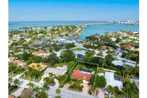 329 BIRD KEY DRIVE, SARASOTA, FL 34236 Sold 04/30/24