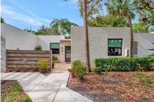 122 PINEHURST DRIVE, BRADENTON, FL 34210 Sold 04/12/24