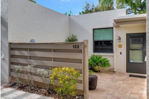 122 PINEHURST DRIVE, BRADENTON, FL 34210 Sold 04/12/24