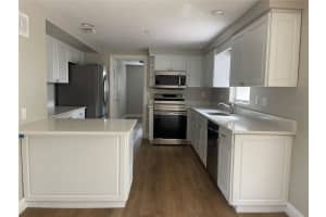 2432 FOSTER LANE, SARASOTA, FL 34239 Sold 09/23/24