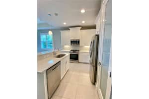 7518 CAMPUS COVE, SARASOTA, FL 34243 Sold 04/17/24