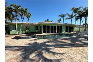 589 BAYVIEW DRIVE, LONGBOAT KEY, FL 34228 Sold 10/02/24