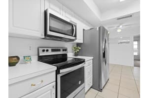 6438 BIKINI ROAD, SARASOTA, FL 34241 Sold 05/31/24