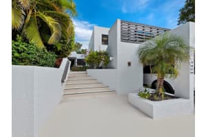 518 BAYPORT WAY, LONGBOAT KEY, FL 34228 Sold 06/21/24