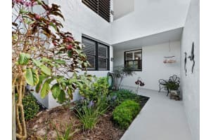 518 BAYPORT WAY, LONGBOAT KEY, FL 34228 Sold 06/21/24