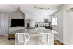 475 BENJAMIN FRANKLIN DRIVE, SARASOTA, FL 34236 Sold 07/22/24